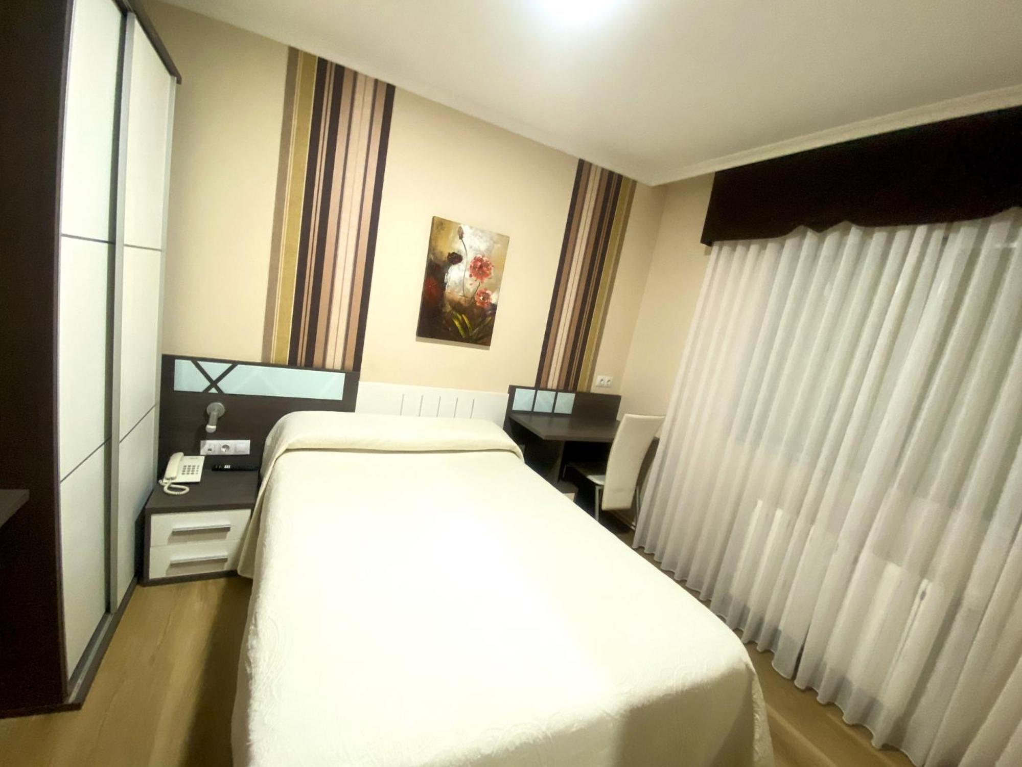 Hotel Spa Galatea Burela Buitenkant foto