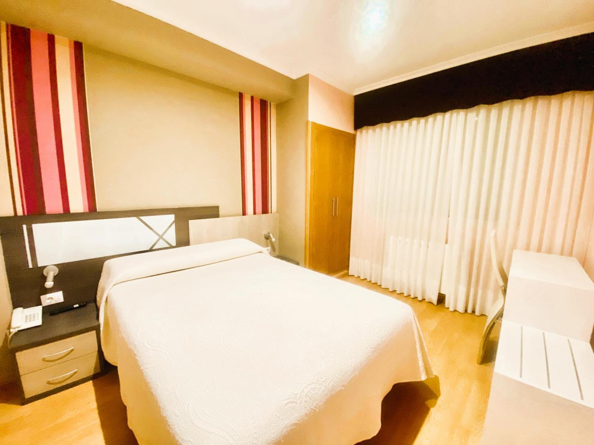 Hotel Spa Galatea Burela Buitenkant foto